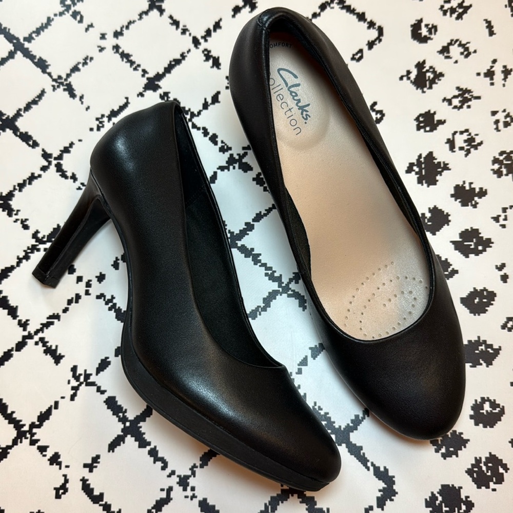 CLARKS Collection Black Leather Heels, Elegant & Comfy Women’s Shoes, Size 8.5 M